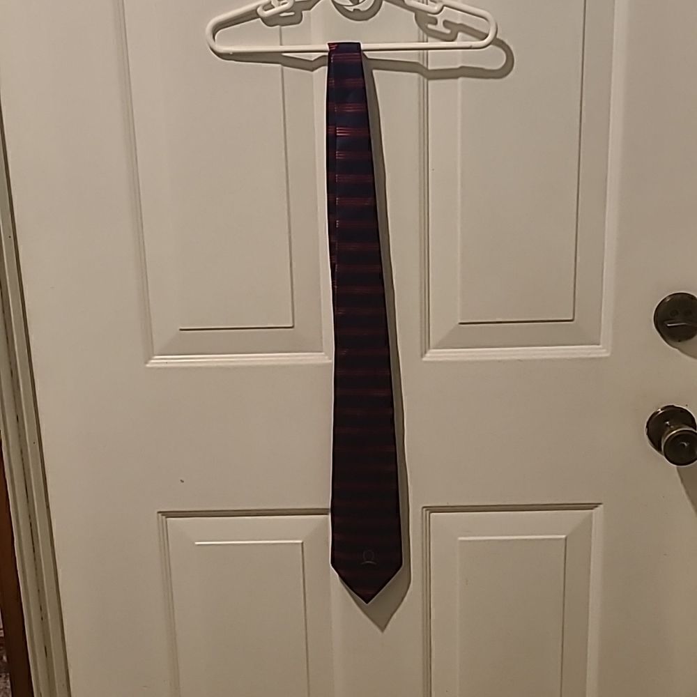 Tommy Hilfiger Red and Navy Silk Tie